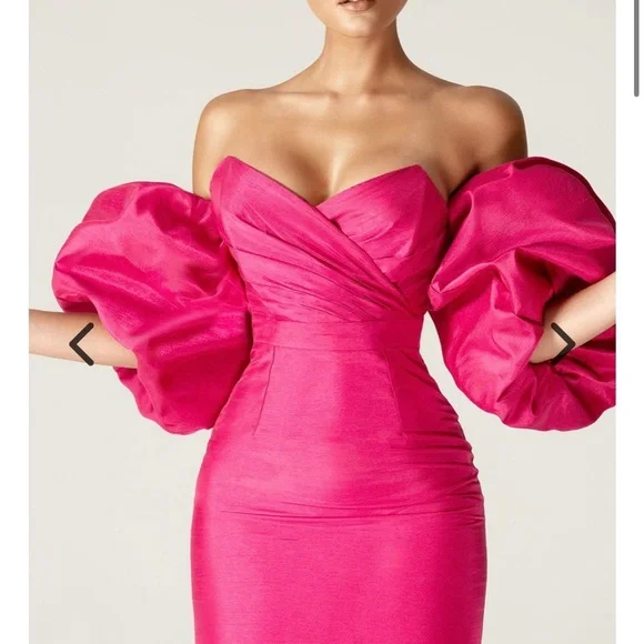 Hot pink dress - Picture 3 of 4